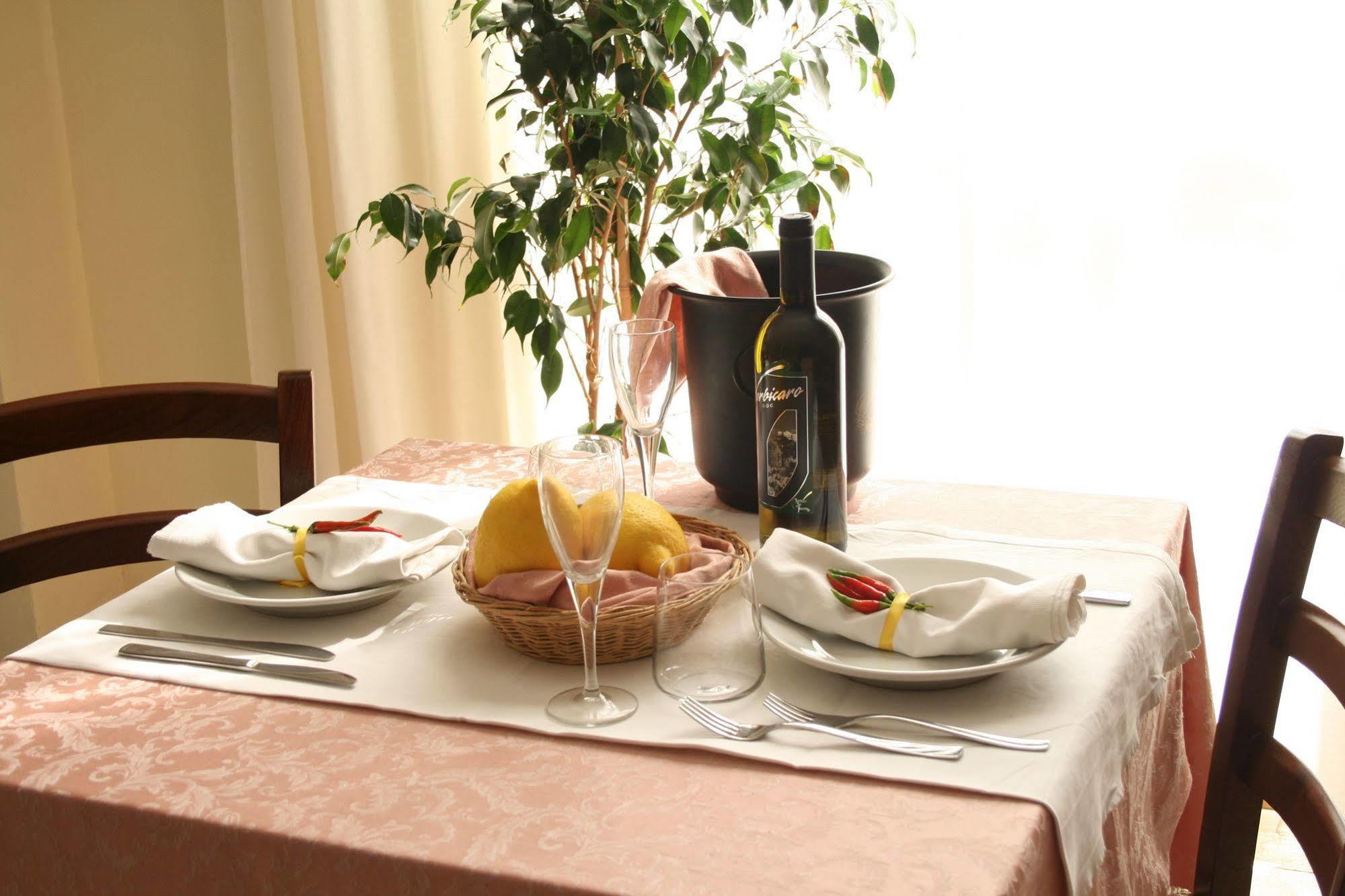 סנטה מריה דל צ'דרו Hotel Residence Turium מראה חיצוני תמונה