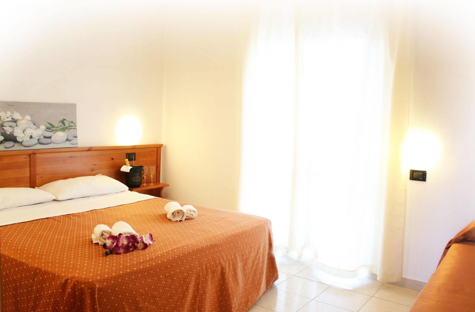סנטה מריה דל צ'דרו Hotel Residence Turium מראה חיצוני תמונה